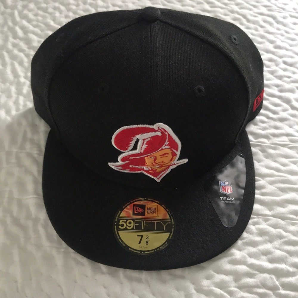 Tampa Bay Buccaneers throwback logo fitted hat